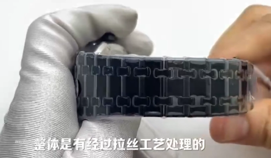 愛彼皇家橡樹腕錶陶瓷錶帶與折疊扣細節圖