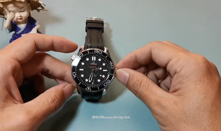歐米茄海馬300M尺寸規格展示